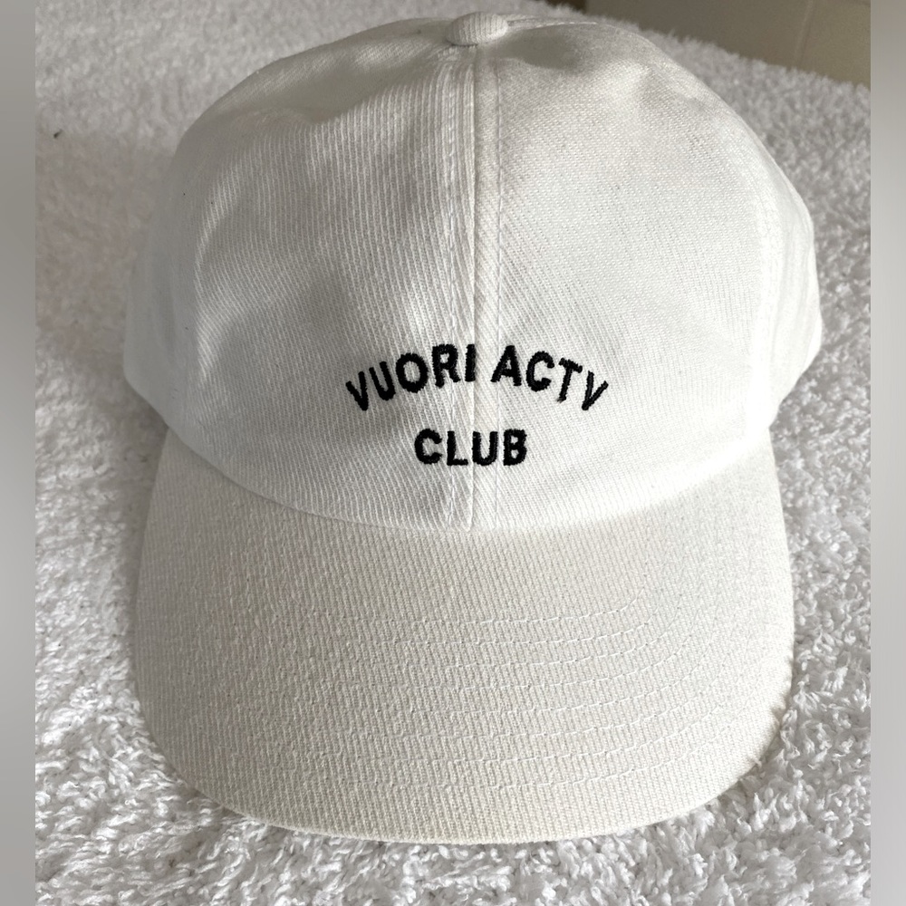 Vuori hat. One size. Worn once.
